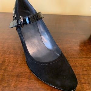 Stuart Weitzman Vintage Black Suede Pumps